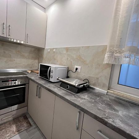Apartment Tirana On Myslym Shyri Esterno foto