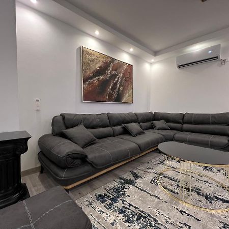 Apartment Tirana On Myslym Shyri Esterno foto