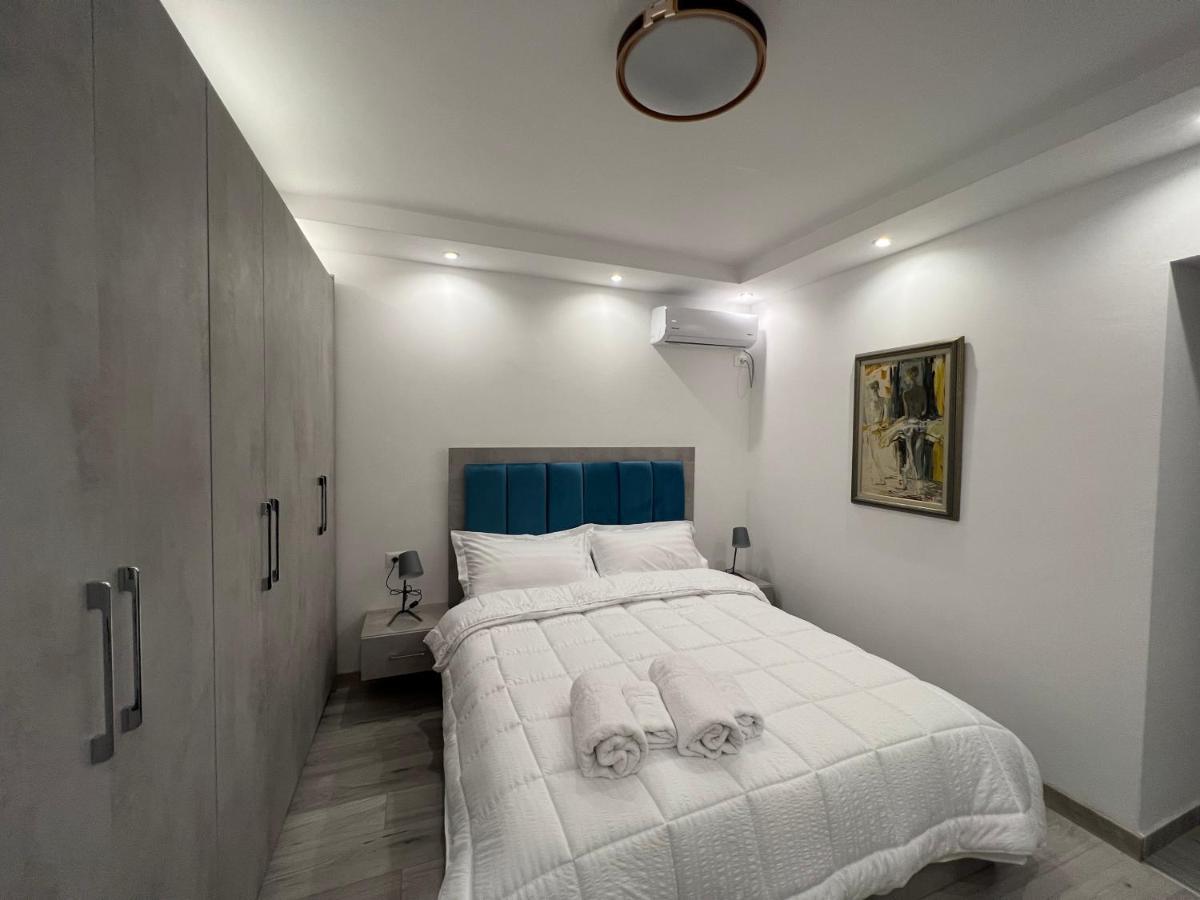 Apartment Tirana On Myslym Shyri Esterno foto