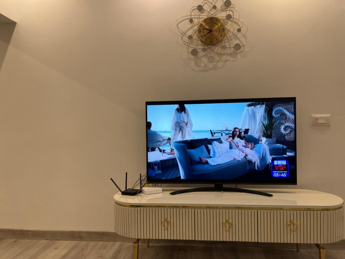 Apartment Tirana On Myslym Shyri Esterno foto