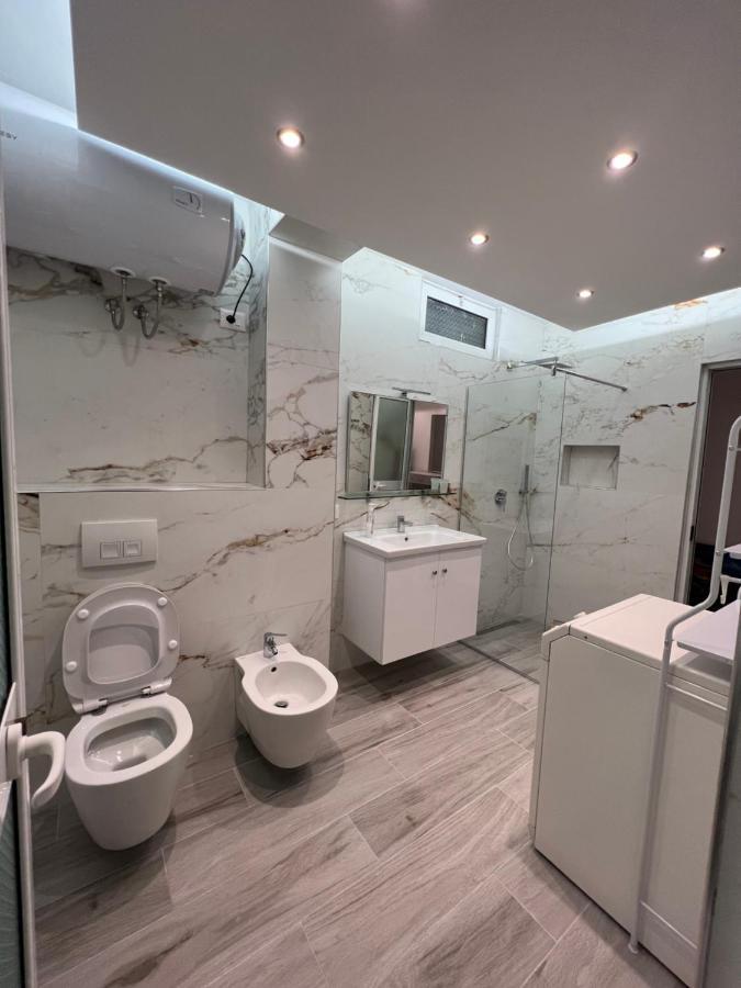 Apartment Tirana On Myslym Shyri Esterno foto