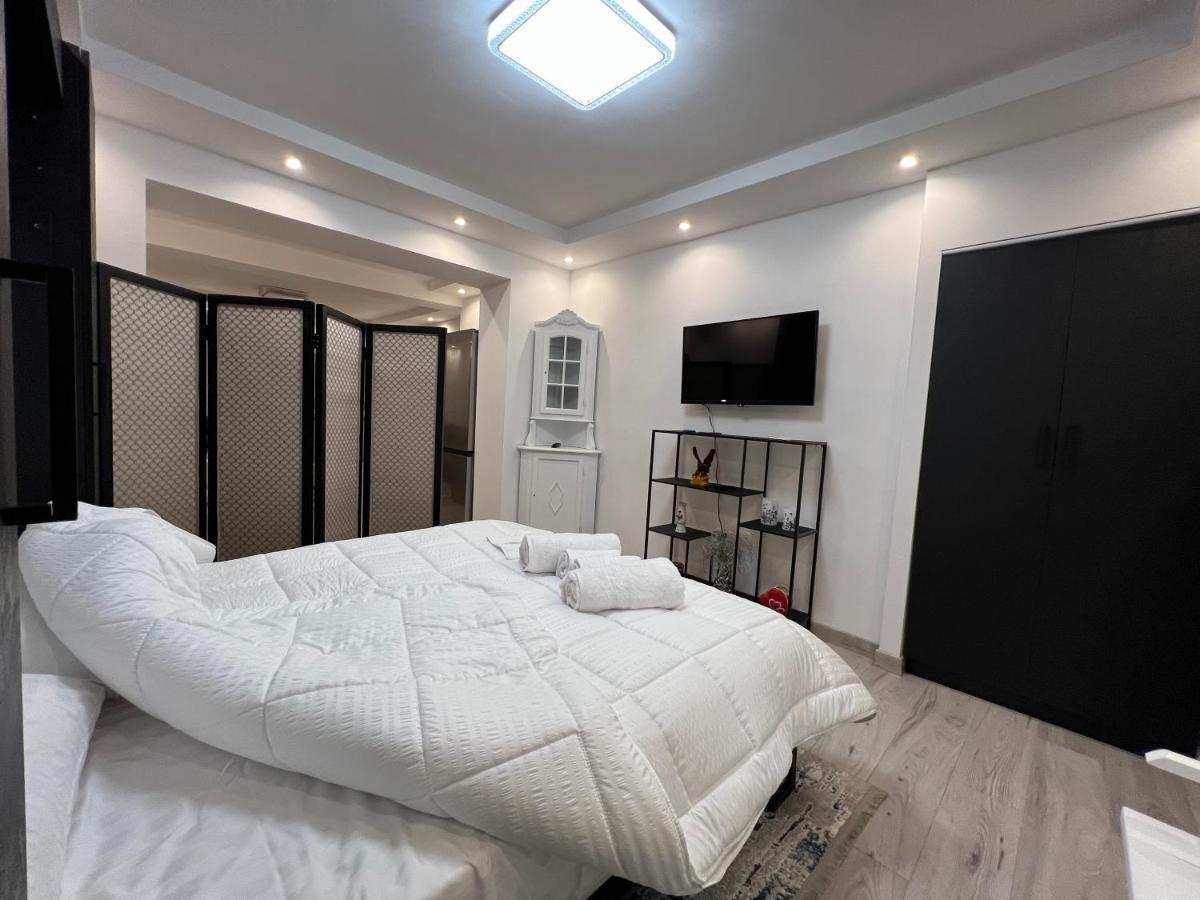 Apartment Tirana On Myslym Shyri Esterno foto
